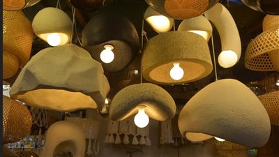 الصخور المضيئة، عبد الرحمن سعد يحول الحجارة إلى نجف (فيديو وصور)