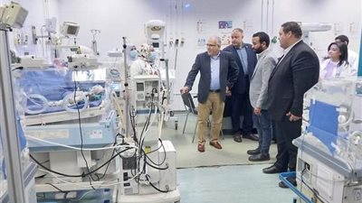 رئيس التأمين الصحي يتفقد مستشفى الهلال بسوهاج ويستمع لآراء المواطنين 