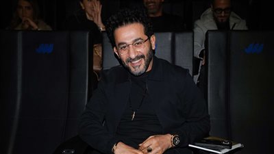 أحمد حلمي وسيد رجب يدعمان ابنة أشرف عبد الباقي في العرض الخاص لـ مين يصدق (صور) 