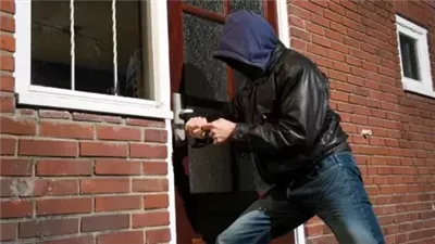 شاب ياباني يقتحم 1000 منزل لسبب غريب 