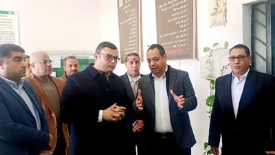 وزير الإسكان يتابع سير العمل بجهاز مدينة 6 أكتوبر