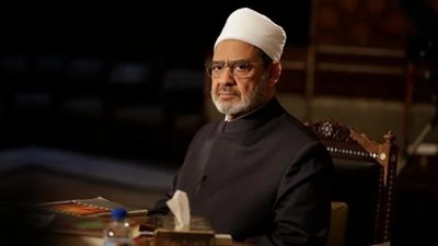 لقيت مصرعها في حادث أليم، شيخ الأزهر يعزي أسرة الطالبة رحيق ويوجه برحلة عمرة لوالديها 