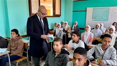 عبد اللطيف يتابع انتظام العملية التعليمية بعدد من المدارس في بني سويف