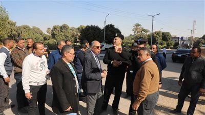 محافظ المنيا يتفقد التجهيزات النهائية بالسوق الحضاري في ماقوسة 