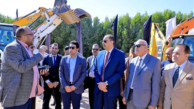 محافظ سوهاج يوجه برفع كفاءة الخدمات بقريتي أولاد عزاز وروافع القصير