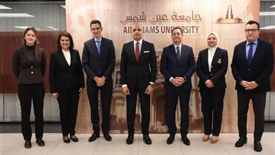 رئيس جامعة عين شمس والسفير الفرنسي يبحثان التعاون الأكاديمي