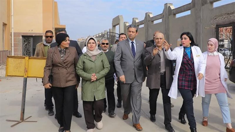 محافظ دمياط في زيارة