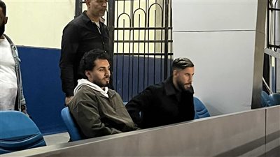 ناصر ماهر وأحمد حمدي يدعمان الزمالك أمام بلاك بولز (فيديو وصور) 