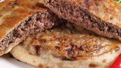 طريقة عمل الحواوشي، أكلة شعبية لذيذة وسريعة التحضير 