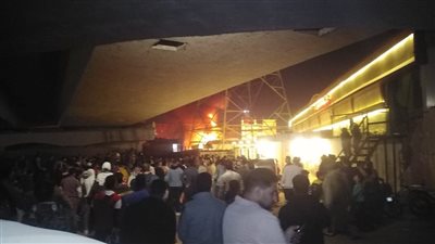 الدفع بـ7 سيارات إطفاء للسيطرة علي حريق مصنع زيوت بقليوب (فيديو وصور)