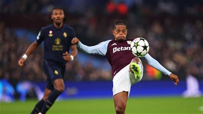 تعادل أستون فيلا وبرايتون في الشوط الأول بالدوري الإنجليزي