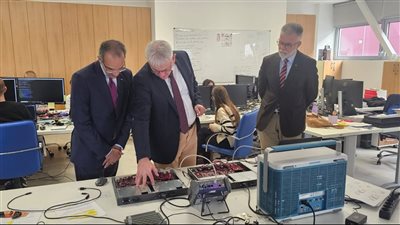 وزير الاتصالات يبحث مع مسؤولين حكوميين صربيين التعاون في مجال مراكز البيانات