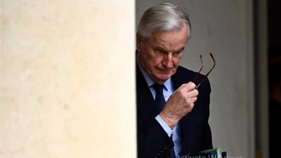 فرنسا، بارنييه يلعب بالورقة الأخيرة لإنقاذ حكومته