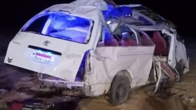 5 سيدات و3 مجهولي الهوية، أسماء ضحايا ومصابي انقلاب ميكروباص بصحراوي أسيوط