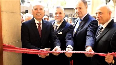 محافظ القاهرة يفتتح معرض جمعية الصعيد 