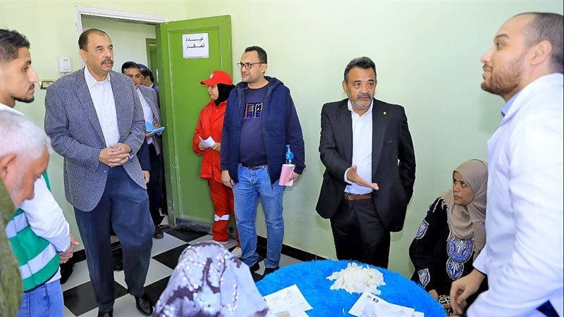 جانب من القافلة الطبية