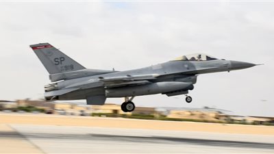 القوات الجوية المصرية والأمريكية تنفذان تدريبًا مشتركًا بإحدى القواعد المصرية (صور)