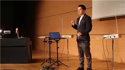  واقعة غريبة، موسيقار روسي يقيم حفلًا بالثيرمين دون لمسها بتركيا 