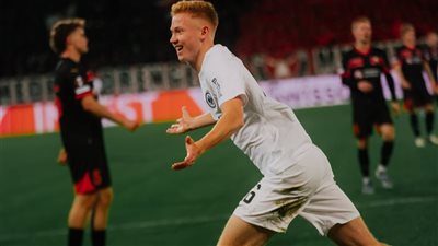 بصناعة مرموش، فرانكفورت يتقدم بهدف أمام ميتييلاند الدنماركي بالدوري الأوروبي (فيديو)