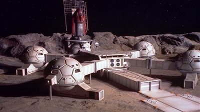 شركة فضاء تضع نموذجا تدريبيا للقاعدة القمرية للاستخدام بمدارس الروبوتات 