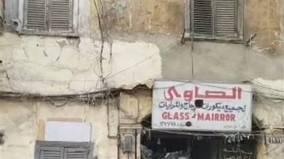الصور الأولى لانهيار عقار العطارين في الإسكندرية 