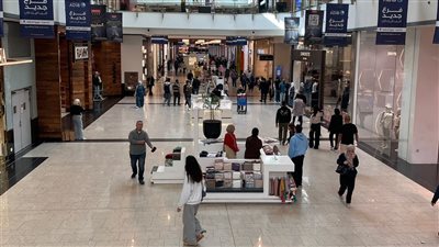 إقبال متوسط على عروض الجمعة البيضاء في 6 أكتوبر (صور)