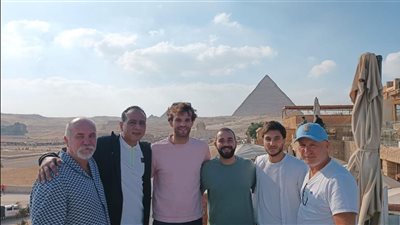 اتحاد الكرة النسائية الفرنسي يزور الأهرامات