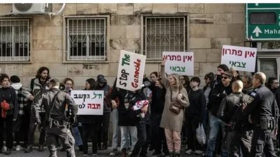 مئات الإسرائيليات يتظاهرن في تل أبيب للمطالبة بصفقة تبادل الأسرى