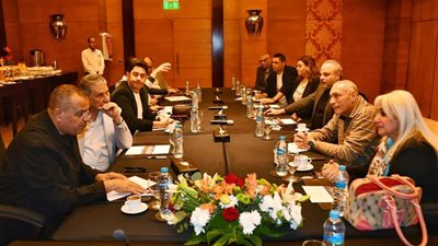 محافظ جنوب سيناء يلتقي رئيس الأوبرا لبحث إقامة فعاليات ثقافية لجذب السائحين