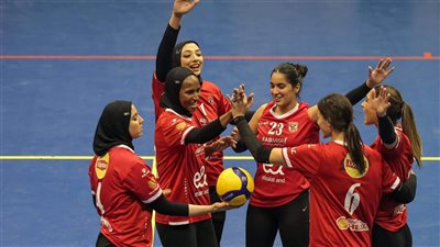 سيدات طائرة الأهلي يفزن على سموحة ببطولة الدوري الممتاز