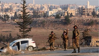 المرصد السوري: الفصائل المسلحة تسيطر على مطار كويرس العسكري بحلب