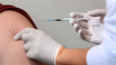 أخبار مصر: زيادة أسعار تطعيمات مسافري الخارج، قصة جريمة هزت أسيوط، ماذا يحدث في حلب، موعد بيع ساعة عبد الناصر بأمريكا ودور حفيده