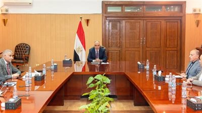 وزير الري يتابع نوعية المياه بعدد من المواقع على نهر النيل 