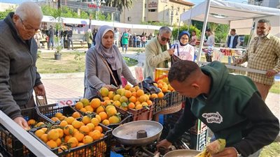 إقبال كبير للمواطنين على سوق المزارعين لليوم الواحد بالإسكندرية (صور) 