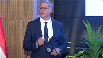 وزير البترول يلتقي وفد 