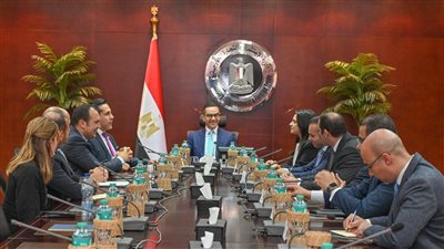 وزير الاستثمار يبحث مع جمعية شباب الأعمال تهيئة بيئة جاذبة ودعم المشاريع الناشئة