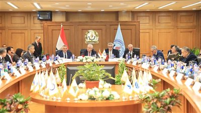 وزير التعليم العالي يترأس اجتماع المجلس الأعلى للجامعات 