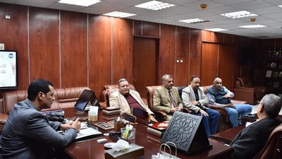 وكيل تعليم سوهاج يلتقي مسئولي منظومة التغذية المدرسية