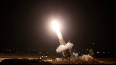 إذاعة الجيش الإسرائيلي: إصابة 4 أشخاص في إطلاق صاروخ من اليمن