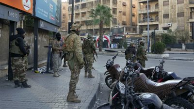 الجيش السوري ينسحب من مدينة دير الزور بشكل مفاجئ 