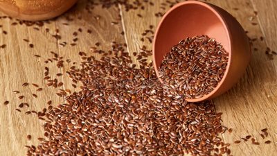 فوائد حب الرشاد، يحمي من هشاشة العظام ويساعد على خسارة الوزن