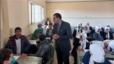 وكيل تعليم الدقهلية يتفقد انتظام العملية التعليمية في أجا (صور)