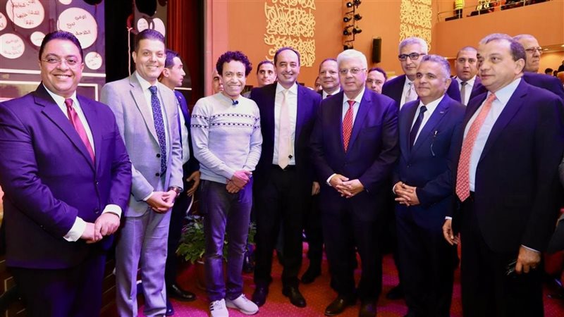 ابطال العرض المسرحي