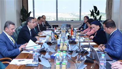 وزيرا التموين والبيئة يبحثان خطط الإصحاح البيئي لمصانع السكر