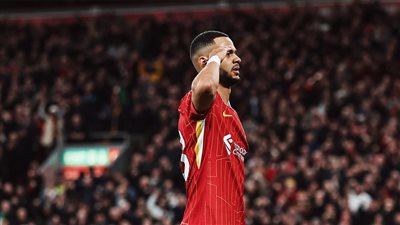 الدوري الإنجليزي، جاكبو يعزز تقدم ليفربول بالهدف الثالث في مرمى توتنهام 