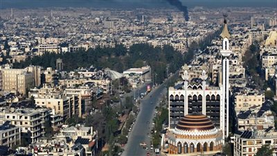لحظة اقتحام القصر الرئاسي بمدينة حلب في سوريا (فيديو)