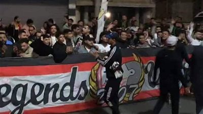 بعلامة النصر، شاهد لحظة مغادرة لاعبي الزمالك فندق الإقامة بطنطا للقاء غزل المحلة