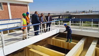 رئيس مياه سوهاج يتفقد محطتي مياه المراغة وطهطا