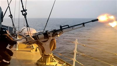 سنتكوم يكشف كواليس هجوم الحوثيين على مدمرتين أمريكيتين