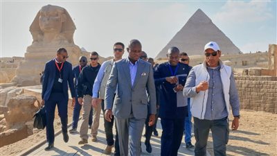 الرئيس الانتقالي لجمهورية الجابون يزور 3 مواقع أثرية في مصر